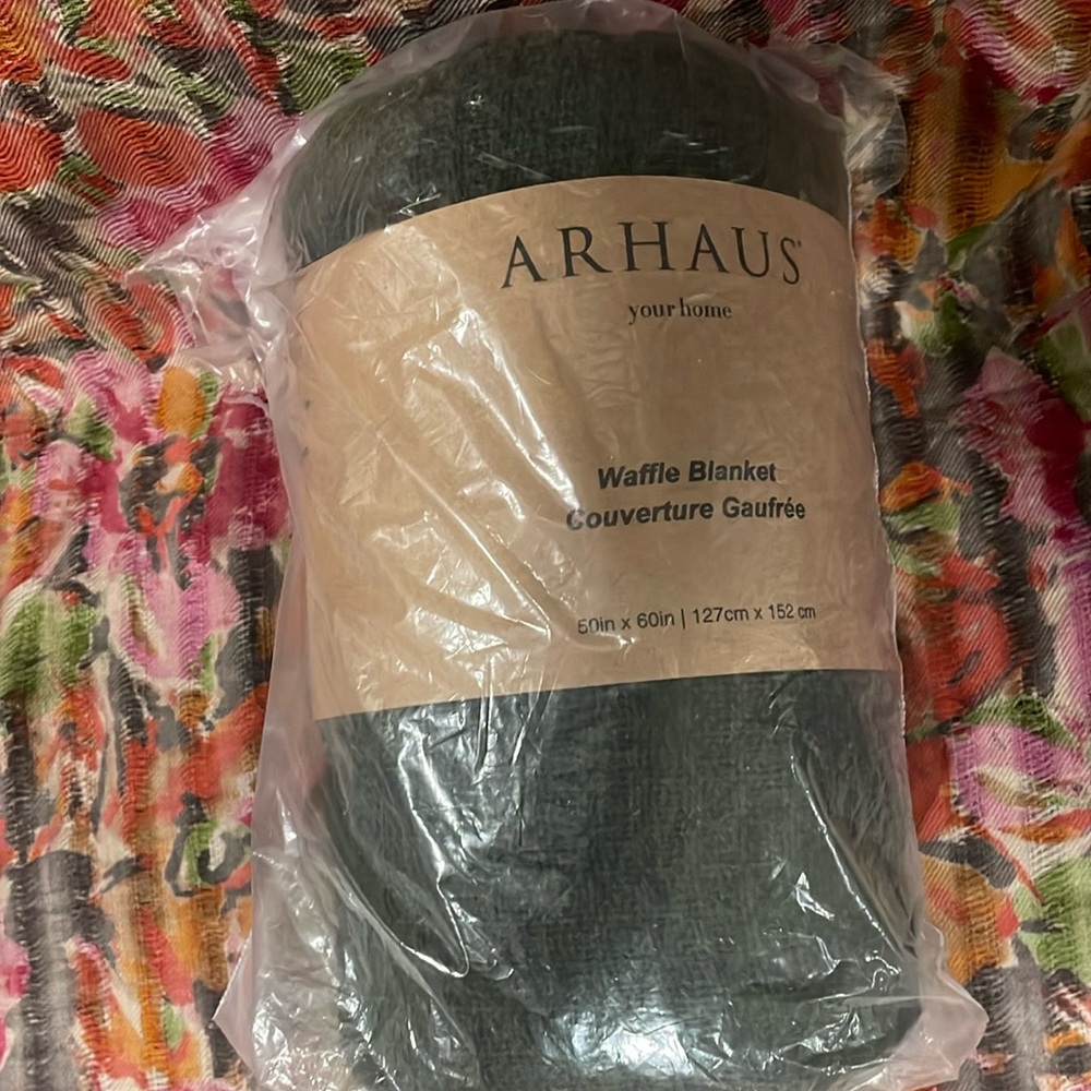 ARHAUS WAFFLE BLANKET